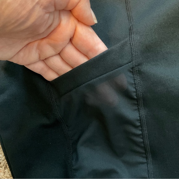 Fabletics NWT RARE Mila High-Waisted Pocket Legging PowerHold Short 3/4 XL 12-14 - Picture 8 of 12